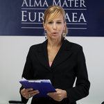 Vilma Štritof, vodja simpozija Vitalna zvrst na robu medijskega prostora